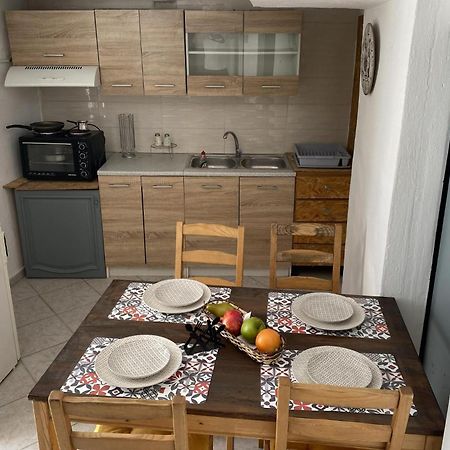 Popi'S Apartment Goniai Екстер'єр фото