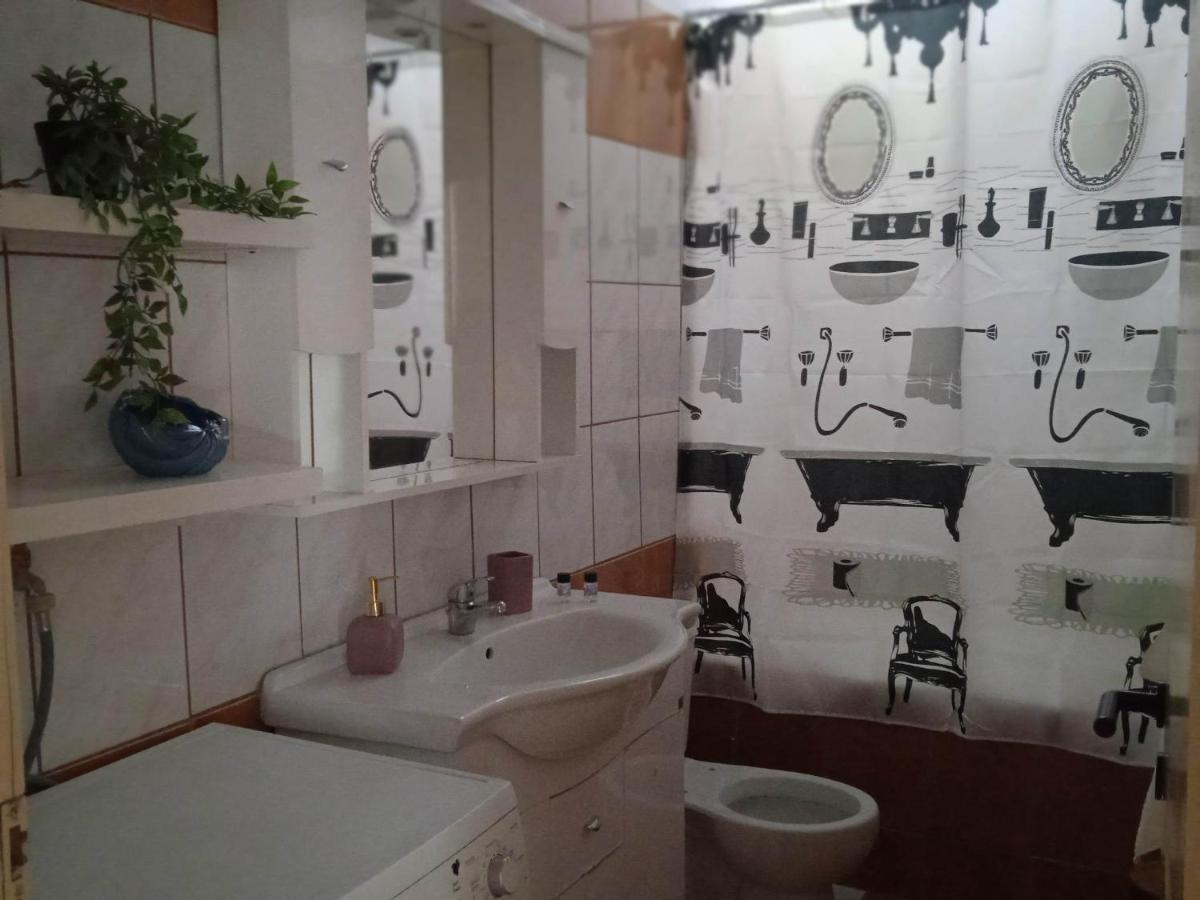 Popi'S Apartment Goniai Екстер'єр фото