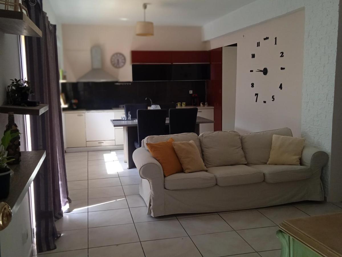 Popi'S Apartment Goniai Екстер'єр фото