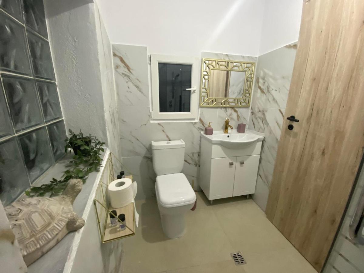 Popi'S Apartment Goniai Екстер'єр фото