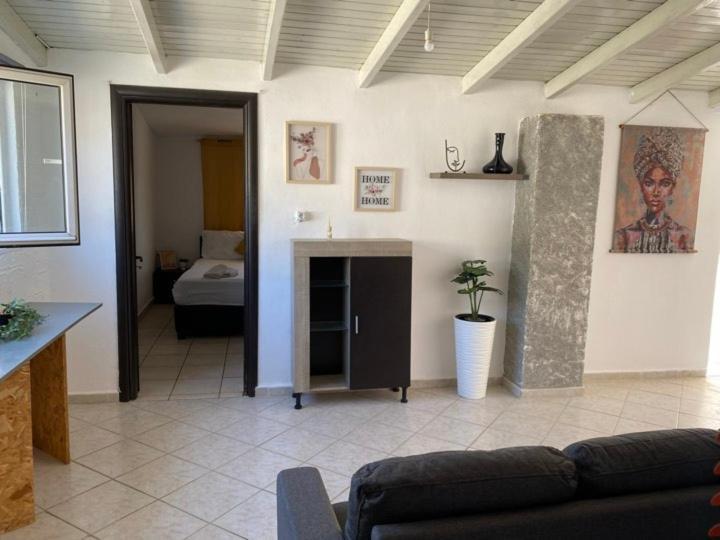Popi'S Apartment Goniai Екстер'єр фото